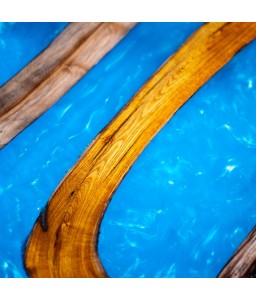 Table Basse en Bois Flotté et Résines Epoxy Bleues